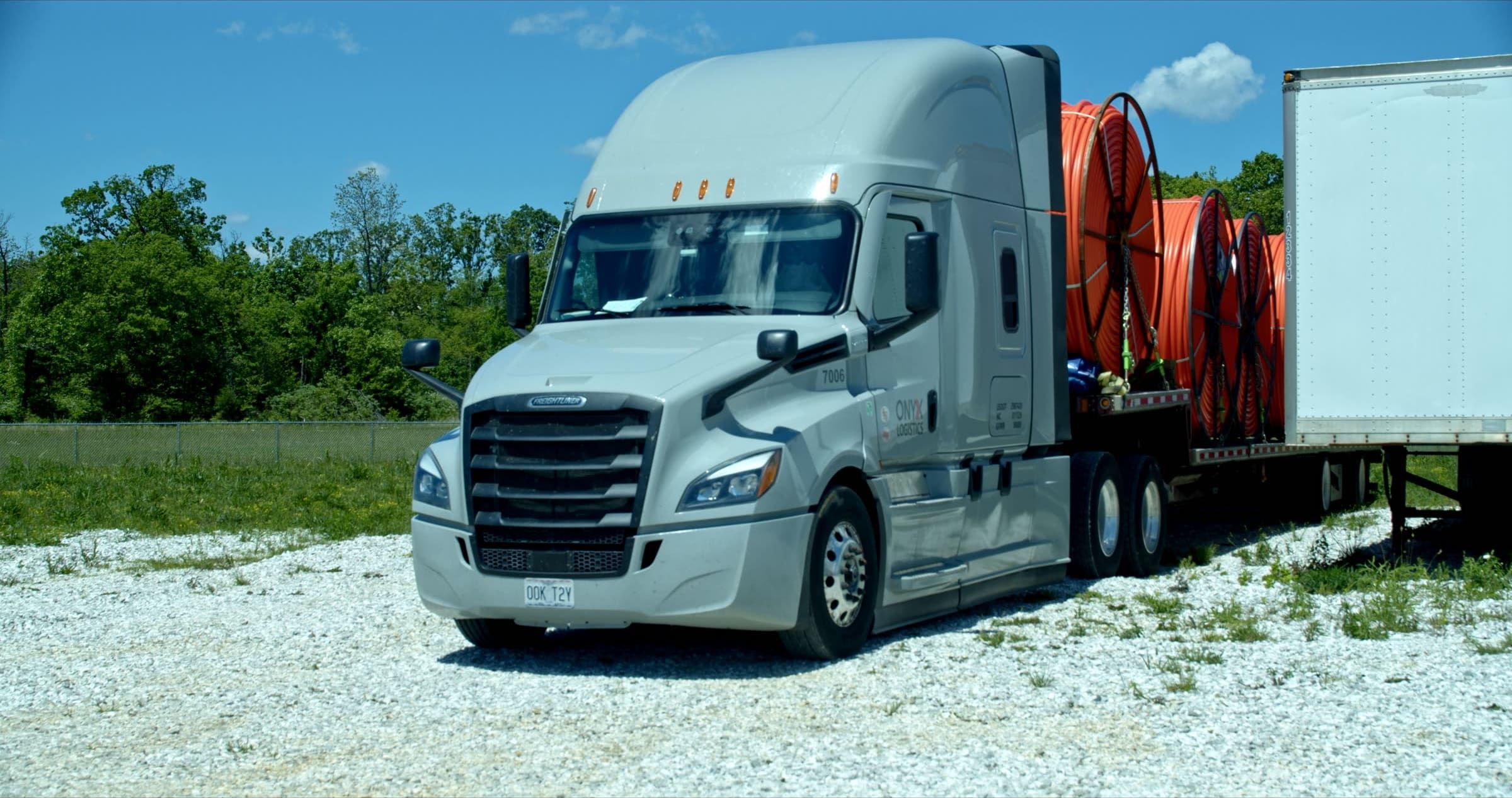 An Onyx Logistics Freightliner Cascadia at the in-house shop